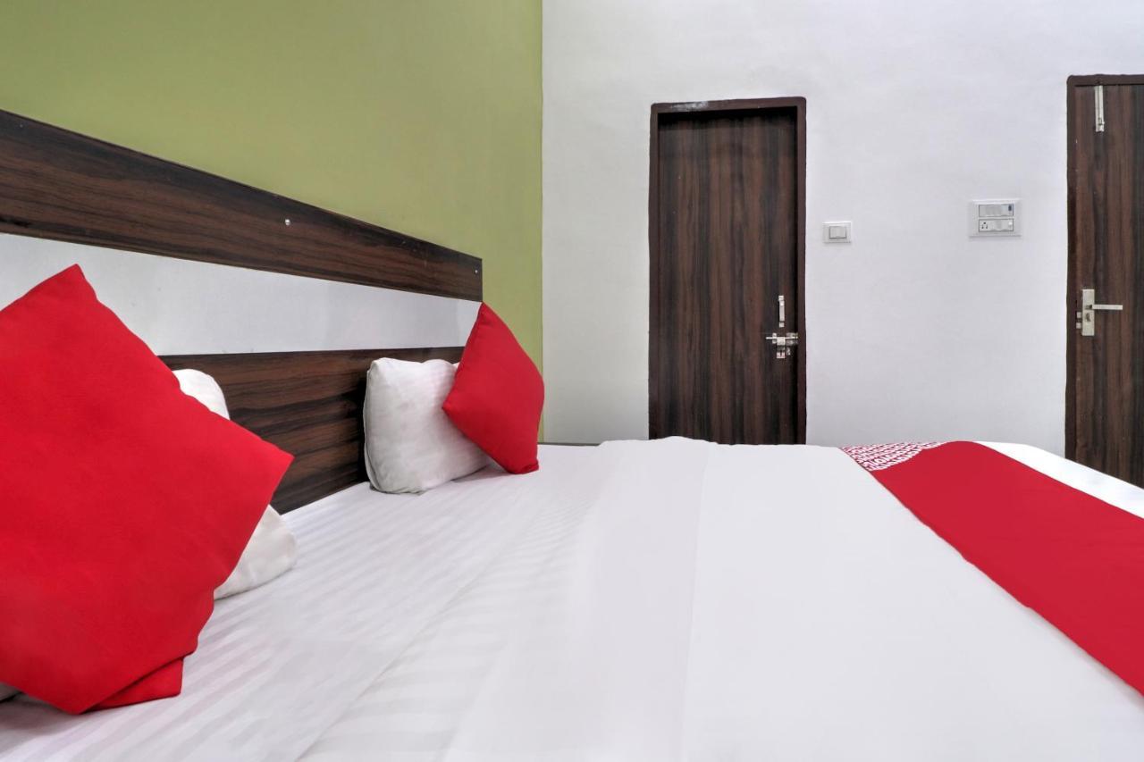 Hotel O 71370 White House Garhi Harsaru Exteriér fotografie