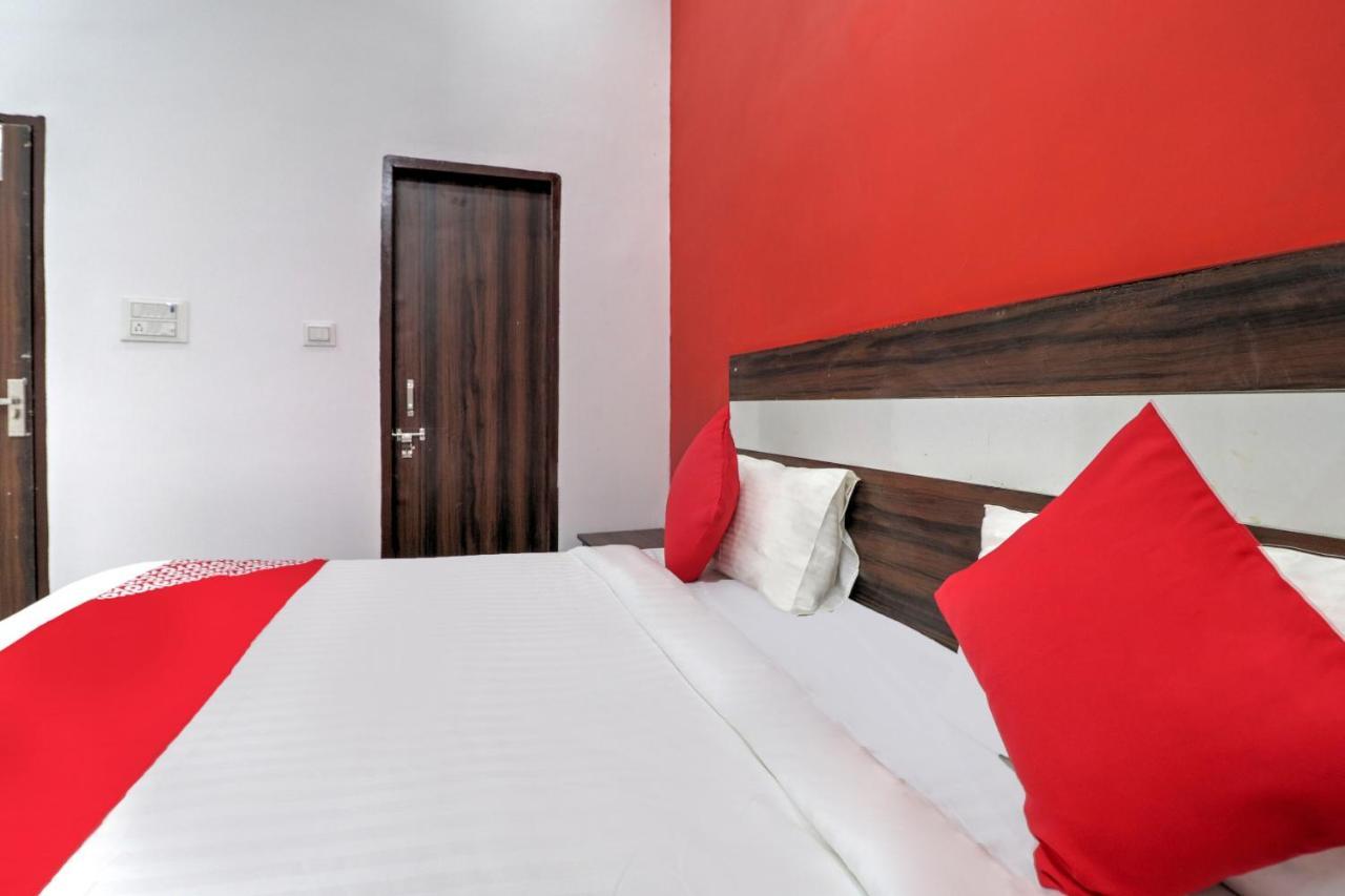 Hotel O 71370 White House Garhi Harsaru Exteriér fotografie